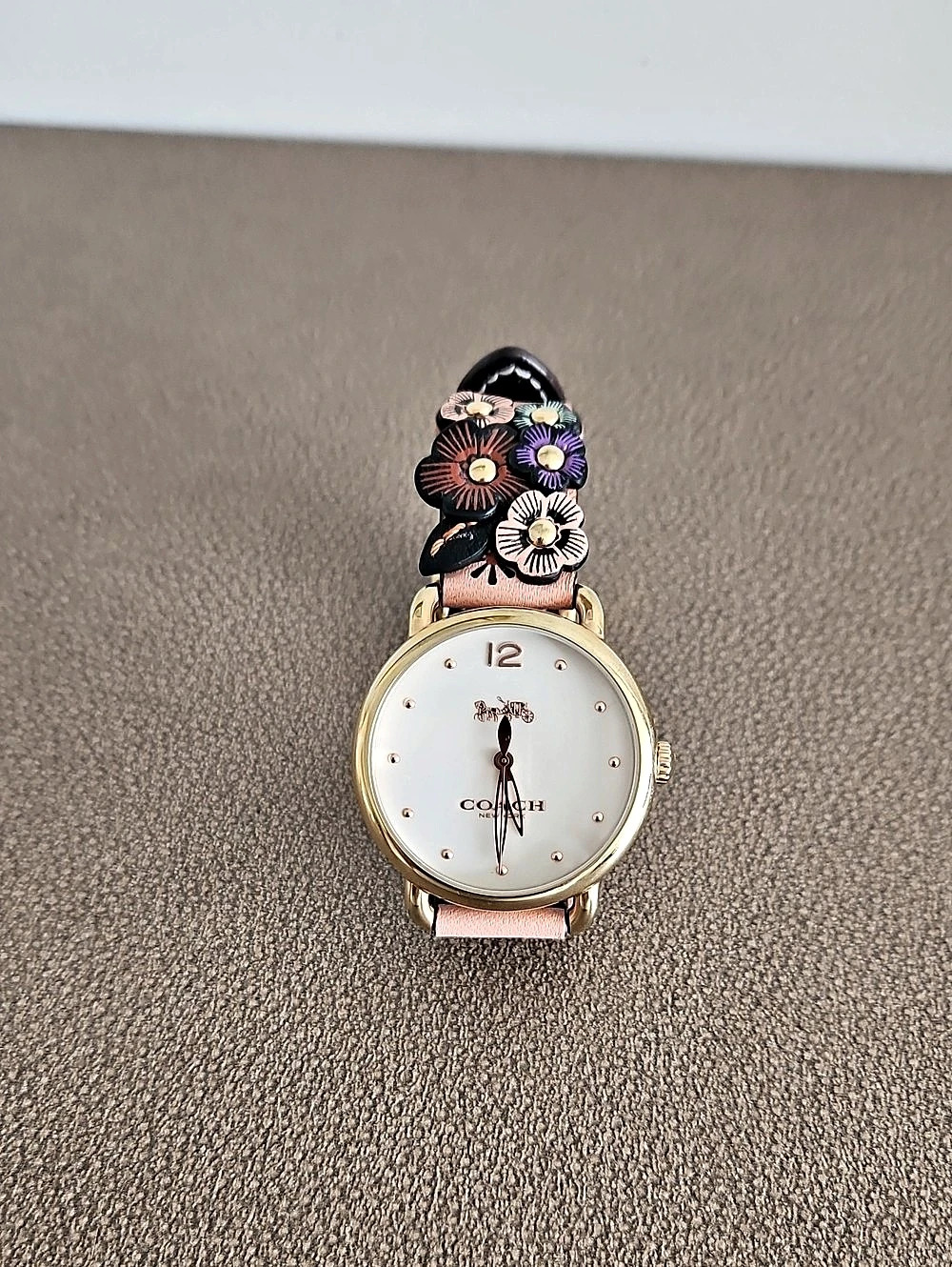 Coach Delancey Tea Rose Watch Floral Watch in Pink & Black Like New